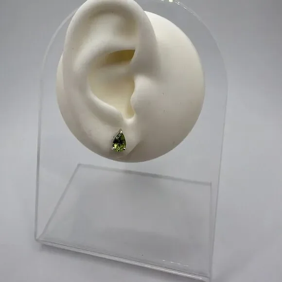 NWOT ~4x6mm faceted, pear cut Peridot stud earrings in sterling silver! - Picture 10 of 14